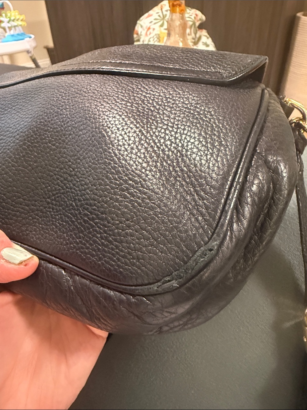 Gucci Black Leather Shoulder Bag with Tassel and Chain Strap - Picture 8 of 8